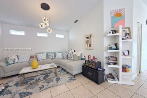 Villa ou maison à vendre à Miami, Floride: 3 chambres, 130.62 m2 № 1989185 - photo 28