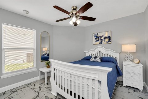House in Davenport, Florida 4 bedrooms, 154.68 sq.m. № 1910069 - photo 7