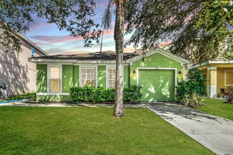 House in Davenport, Florida 4 bedrooms, 154.68 sq.m. № 1910069 - photo 1
