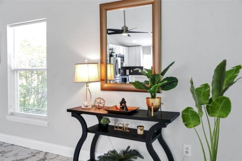 House in Davenport, Florida 4 bedrooms, 154.68 sq.m. № 1910069 - photo 8