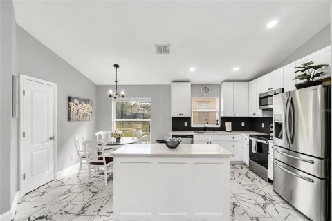 House in Davenport, Florida 4 bedrooms, 154.68 sq.m. № 1910069 - photo 14