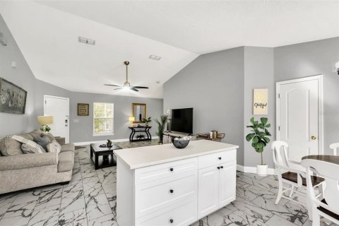 House in Davenport, Florida 4 bedrooms, 154.68 sq.m. № 1910069 - photo 23