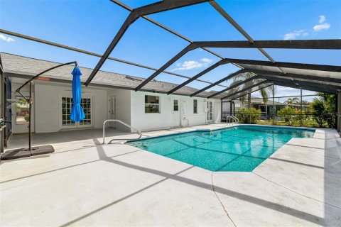 House in Sun City Center, Florida 2 bedrooms, 121.52 sq.m. № 2157596 - photo 30