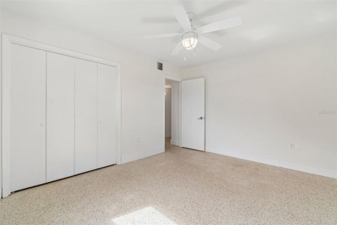 House in Sun City Center, Florida 2 bedrooms, 121.52 sq.m. № 2157596 - photo 22
