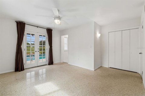 House in Sun City Center, Florida 2 bedrooms, 121.52 sq.m. № 2157596 - photo 18