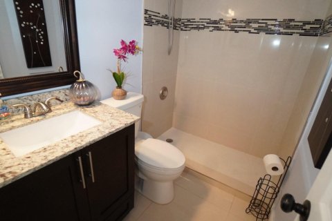 Touwnhouse à vendre à Pembroke Pines, Floride: 3 chambres, 151.9 m2 № 1739992 - photo 13