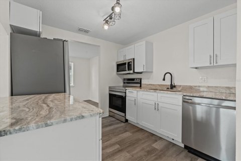 Condo in Orlando, Florida, 2 bedrooms  № 2097777 - photo 7