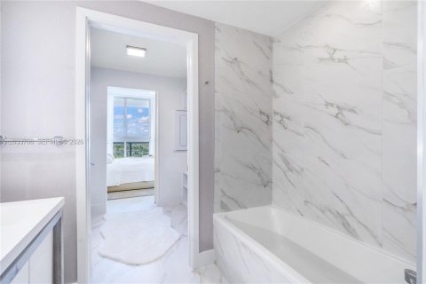 Copropriété à louer à Sunrise, Floride: 3 chambres, 151.34 m2 № 2243033 - photo 13