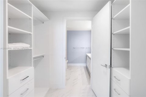 Copropriété à louer à Sunrise, Floride: 3 chambres, 151.34 m2 № 2243033 - photo 11