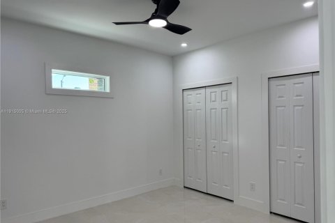 House in Lehigh Acres, Florida 3 bedrooms, 192.59 sq.m. № 1970199 - photo 16