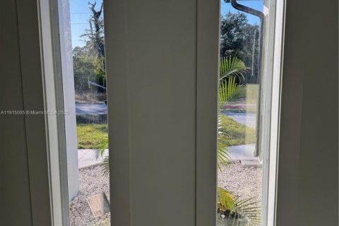 House in Lehigh Acres, Florida 3 bedrooms, 192.59 sq.m. № 1970199 - photo 21