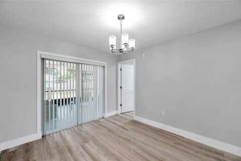 House in Palm Harbor, Florida 3 bedrooms, 131.74 sq.m. № 1828594 - photo 8