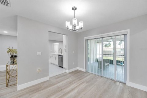 House in Palm Harbor, Florida 3 bedrooms, 131.74 sq.m. № 1828594 - photo 9