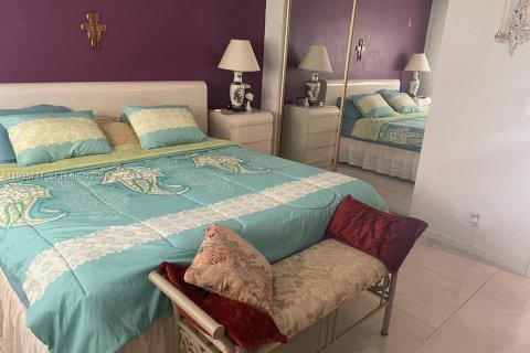Condominio en venta en Hallandale Beach, Florida, 1 dormitorio, 57.6 m2 № 1993847 - foto 19
