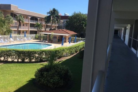 Condominio en venta en Hallandale Beach, Florida, 1 dormitorio, 57.6 m2 № 1993847 - foto 20