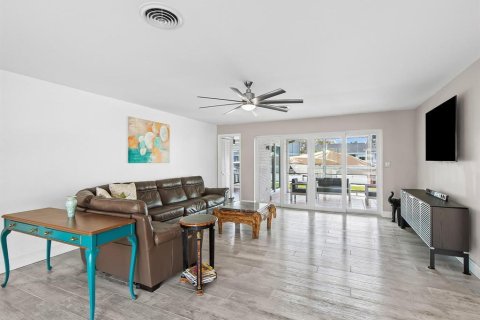 Casa en venta en Pompano Beach, Florida, 3 dormitorios, 159.51 m2 № 2385510 - foto 5