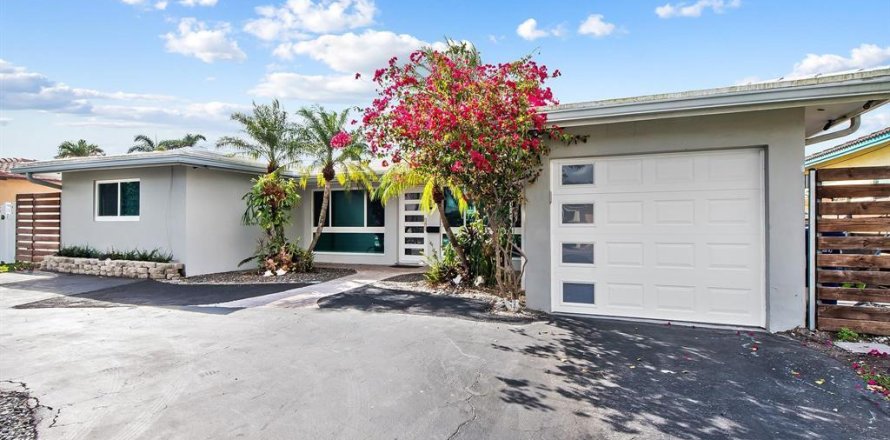Casa en Pompano Beach, Florida 3 dormitorios, 159.51 m2 № 2385510