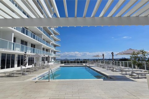 Condominio en venta en Miami, Florida, 1 dormitorio, 67.82 m2 № 1973142 - foto 10