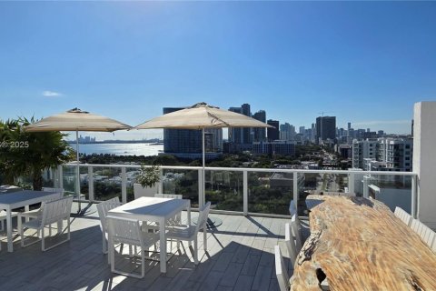 Condominio en venta en Miami, Florida, 1 dormitorio, 67.82 m2 № 1973142 - foto 16