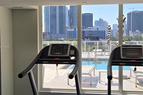 Condominio en venta en Miami, Florida, 1 dormitorio, 67.82 m2 № 1973142 - foto 13