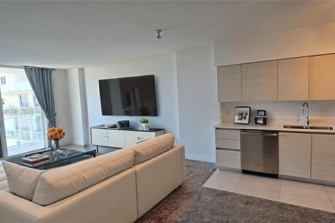 Condominio en venta en Miami, Florida, 1 dormitorio, 67.82 m2 № 1973142 - foto 17