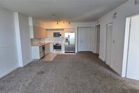 Condominio en venta en Miami, Florida, 1 dormitorio, 67.82 m2 № 1973142 - foto 21