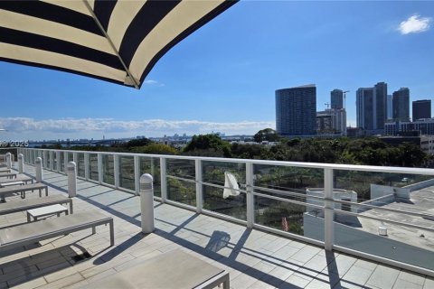 Condominio en venta en Miami, Florida, 1 dormitorio, 67.82 m2 № 1973142 - foto 9
