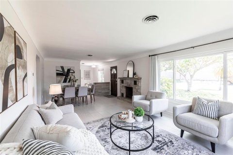 Villa ou maison à vendre à Sarasota, Floride: 2 chambres, 131.92 m2 № 1879561 - photo 4