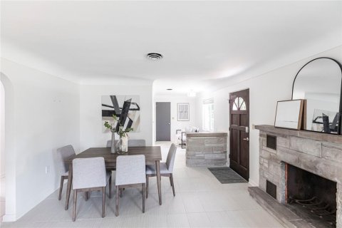 Villa ou maison à vendre à Sarasota, Floride: 2 chambres, 131.92 m2 № 1879561 - photo 10