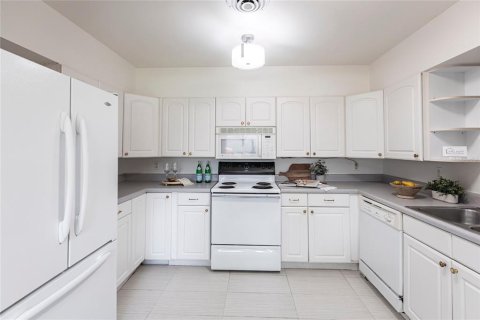 Villa ou maison à vendre à Sarasota, Floride: 2 chambres, 131.92 m2 № 1879561 - photo 12