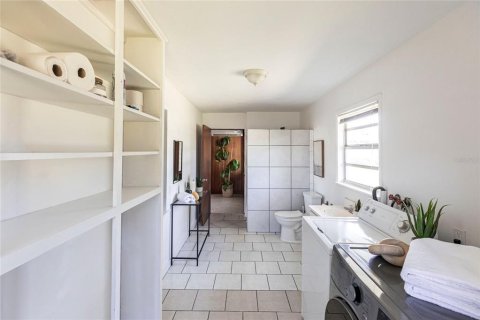 Villa ou maison à vendre à Sarasota, Floride: 2 chambres, 131.92 m2 № 1879561 - photo 27