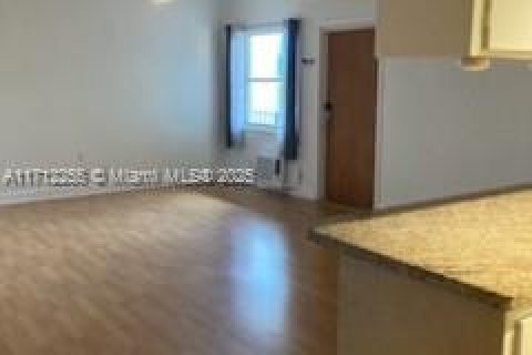 Condo in Fort Lauderdale, Florida, 1 bedroom  № 1464260 - photo 11