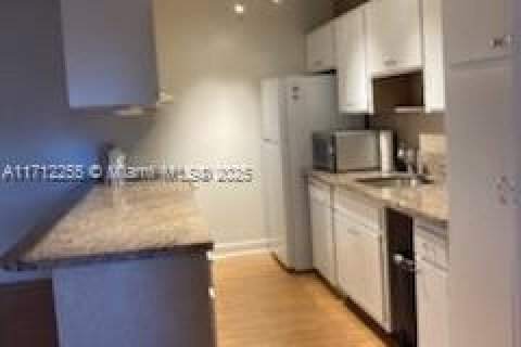 Condo in Fort Lauderdale, Florida, 1 bedroom  № 1464260 - photo 3