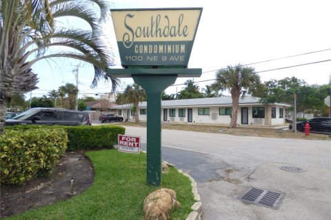 Condo in Fort Lauderdale, Florida, 1 bedroom  № 1464260 - photo 1