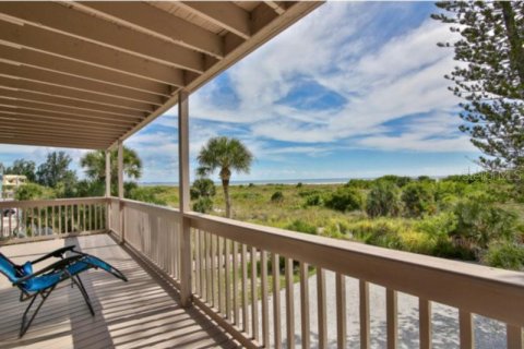 Снять в аренду кондоминиум в Сарасота, Флорида 2 спальни, 126.63м2, № 213511 - фото 2