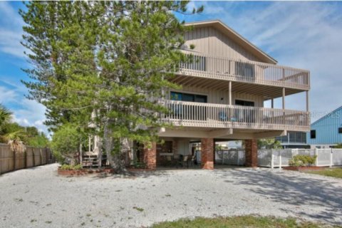 Снять в аренду кондоминиум в Сарасота, Флорида 2 спальни, 126.63м2, № 213511 - фото 1