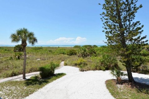 Снять в аренду кондоминиум в Сарасота, Флорида 2 спальни, 126.63м2, № 213511 - фото 3