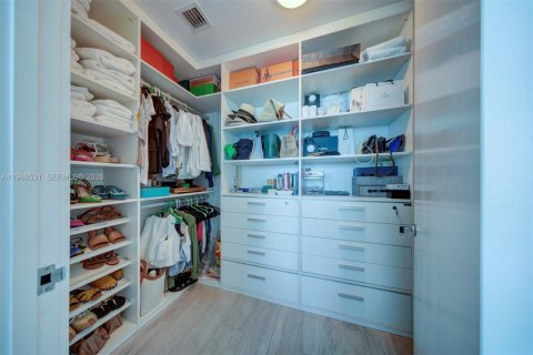 Copropriété à louer à Bal Harbour, Floride: 1 chambre, 117.71 m2 № 2152702 - photo 21
