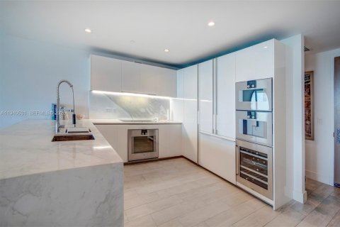 Copropriété à louer à Bal Harbour, Floride: 1 chambre, 117.71 m2 № 2152702 - photo 13