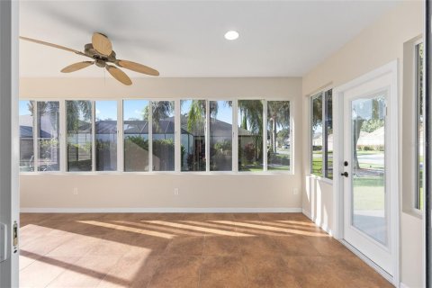 House in The Villages, Florida 3 bedrooms, 138.24 sq.m. № 1837506 - photo 30