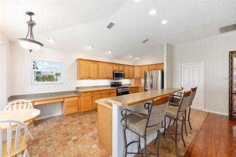 House in The Villages, Florida 3 bedrooms, 138.24 sq.m. № 1837506 - photo 18