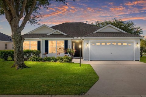 House in The Villages, Florida 3 bedrooms, 138.24 sq.m. № 1837506 - photo 2