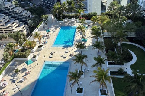 Condominio en Miami, Florida, 2 dormitorios  № 2031977
