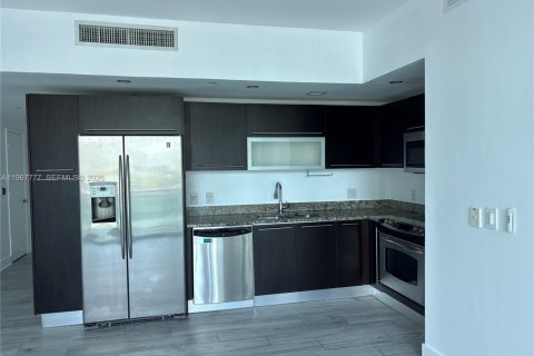 Condominio en alquiler en Miami, Florida, 2 dormitorios, 91.6 m2 № 2031977 - foto 15