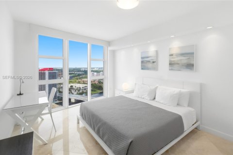 Condo in Hallandale Beach, Florida, 2 bedrooms  № 2052772 - photo 21