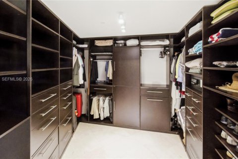 Condo in Hallandale Beach, Florida, 2 bedrooms  № 2052772 - photo 19