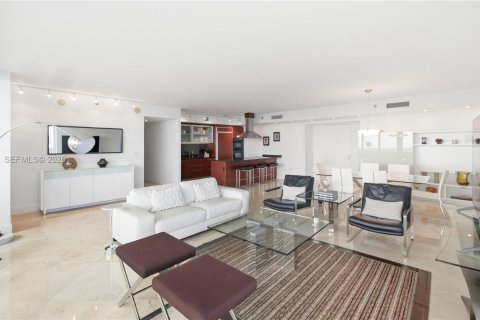 Condo in Hallandale Beach, Florida, 2 bedrooms  № 2052772 - photo 5