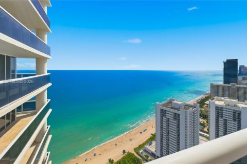 Condo in Hallandale Beach, Florida, 2 bedrooms  № 2052772 - photo 29