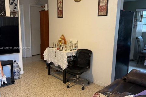 Commercial property in Miami, Florida 171.87 sq.m. № 1989575 - photo 5