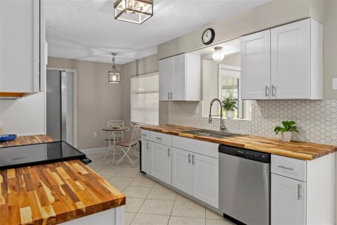 House in Beverly Hills, Florida 2 bedrooms, 121.42 sq.m. № 1849591 - photo 16